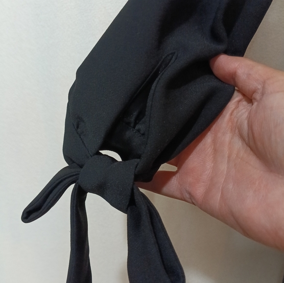 Banana Republic women's tie sleeve shift dress Size 6 Petite Black - Picture 2 of 7